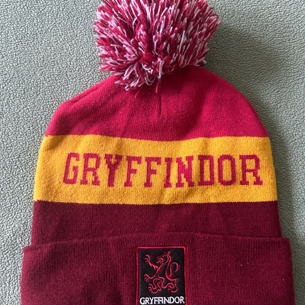 Pom-Pom Beanie - Harry Potter Gryffindor
